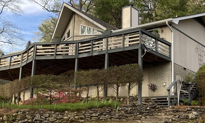Dillard House | This is it! Your Peaceful and Relaxing Getaway in Sky Valley Golf Resort.