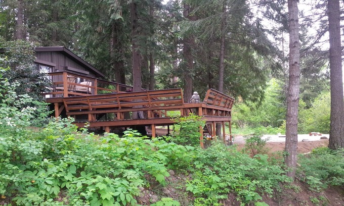 Sagle House | This Pet-Friendly, Cedar Forest Retreat with lake view of Murphy Bay 1000MB WIFI