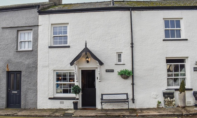 Cartmel Cottage | This quaint chocolate box cottage is nestled in the heart of Cartmel village.