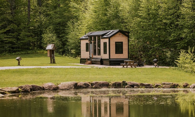 Chester Cabin | Thistle House at Camp Greenwood Vermont with Sauna