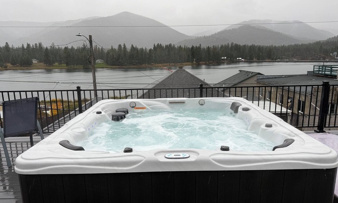 Thompson Falls Condo | Thompson Falls Main Street Loft! Walk everywhere in town