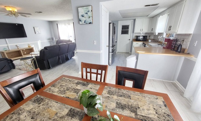 Warner Robins House | Thoughtfully Designed 2-bedroom 2 Bath house in peaceful Warner Robins