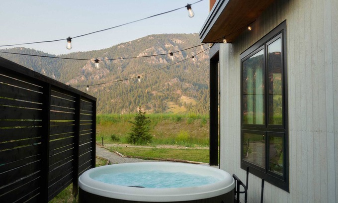 Gallatin Gateway Cabin | Thoughtfully Designed Home with Hot Tub at Aspects
