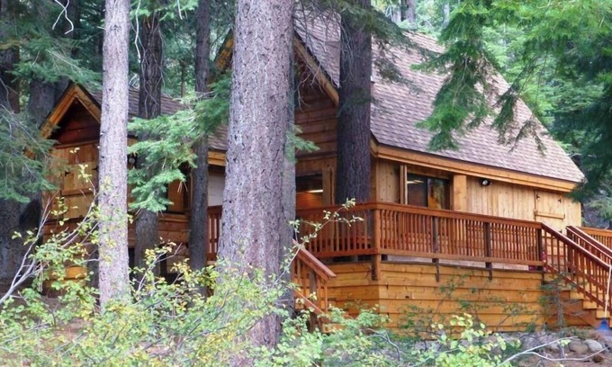 Tahoe City Cabin | Three Bears Cabin: Dog Friendly-Hot Tub-2.5Bed/1BA