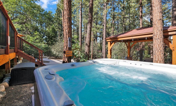 Fox Farm Cabin | Three Bears INN #2147
