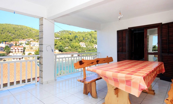 Brna Apartment | Three bedroom apartment near beach Brna, Korčula (A-147-a)
