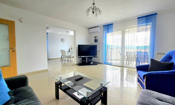 Viskovo Apartment | Three bedroom apartment with terrace Kastav, Opatija (A-13457-a)