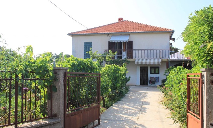 Ugljan Apartment | Three bedroom apartment with terrace and sea view Ugljan (A-8264-a)