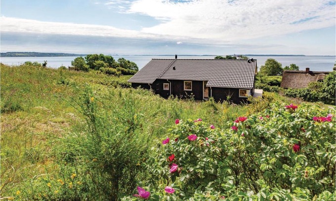 Kalundborg House | Three-Bedroom Holiday Home In Kalundborg