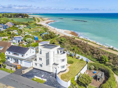 Middleton-on-Sea House | Three Decks