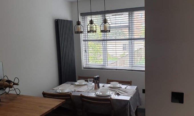 Childs Hill Apartment | Three Kings Luxe Escape