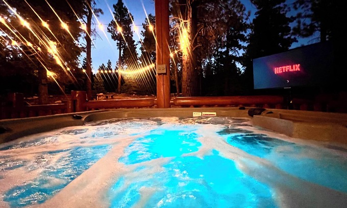 Meadow View Heights Cabin | Three level cabin with Hot Tub