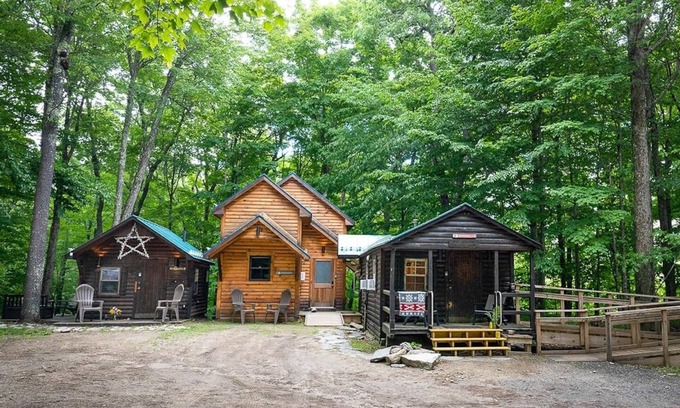 Warren Cabin | Three lovely Cabins nestled in the woods one minute from Sugarbush Resort