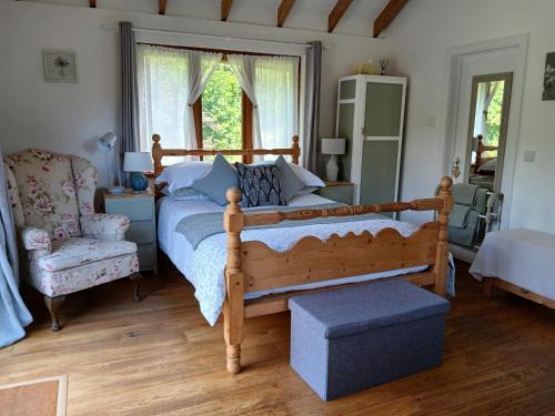 Sidlesham Bed & Breakfast | Three Oaks Nursery