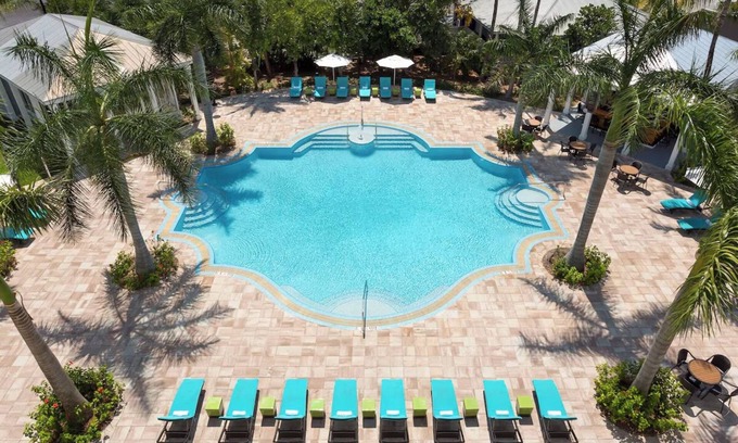 New Town Hotel | Three Rooms w/2 Queen beds at Blue Flamingo Resort Key West l 2 Pools & Shuttle