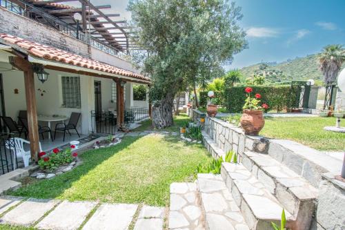 Mola Kalyva House | Three Sisters House by RentalsPro - Mola Kaliva Halkidiki