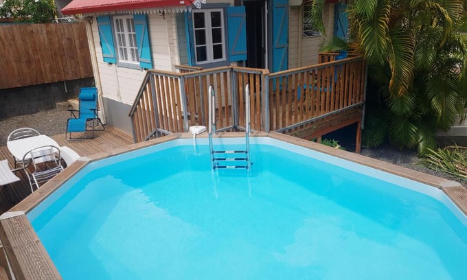 Le Centre Ski Chalet | Ti caze des papayes
