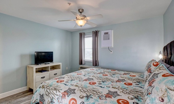 Surf City House | Tiffany's Unit 004 at Tiffany's Motel