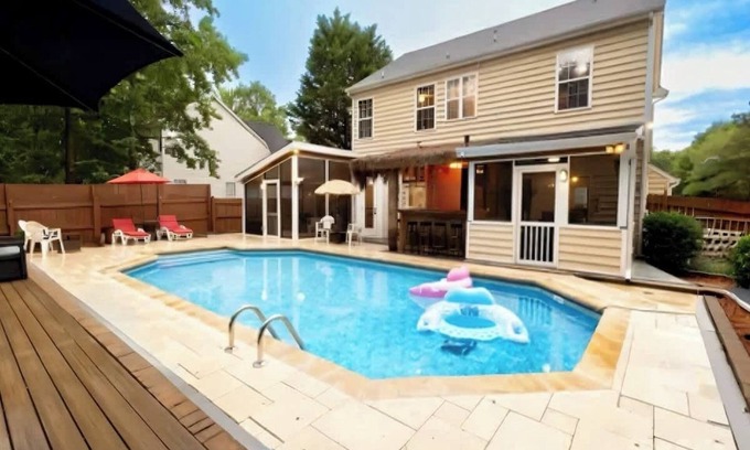 Charlotte House | Tiki Hut: Bar, Kitchenette, Grill, Firepit at Pool