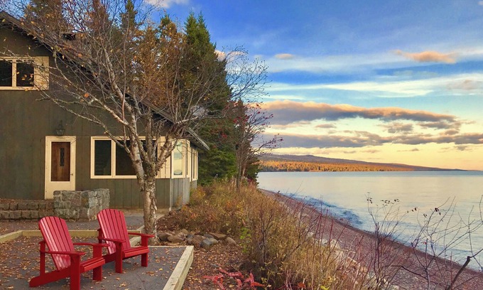 Lutsen Cottage | Timber-frame Beach Chalet on Lake Superior between Lutsen and Grand Marais
