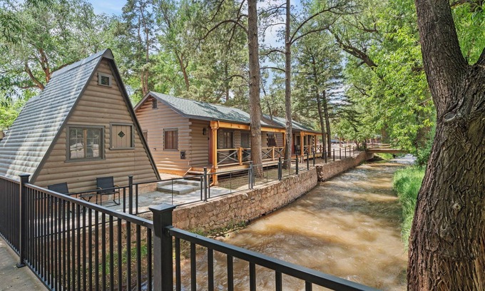Colorado Springs Cabin | Timber Lodge Cabin 14
