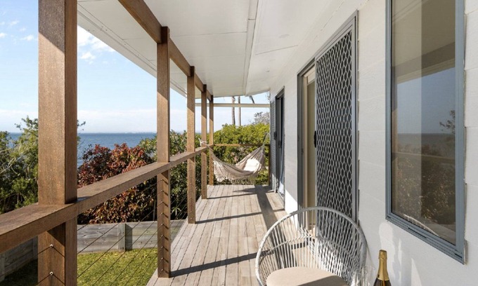 Beachmere House | Time to Drift, Time to Reset