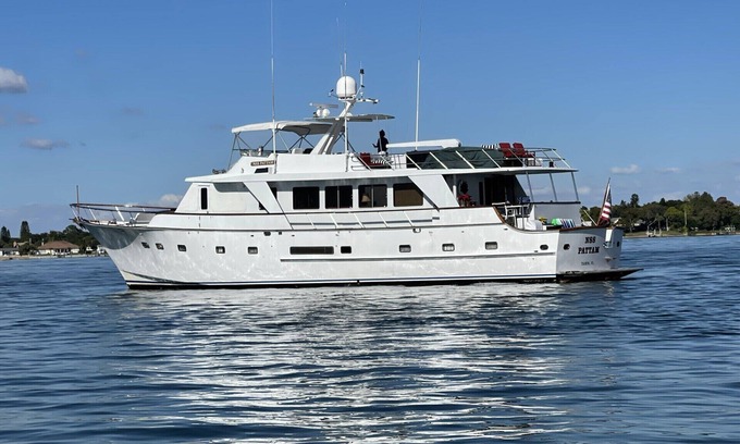 Madeira Beach Boat Rental | TIMEWARP 84 FOOT YACHT CLOSE TO THE BEACH CAN RELOCATE