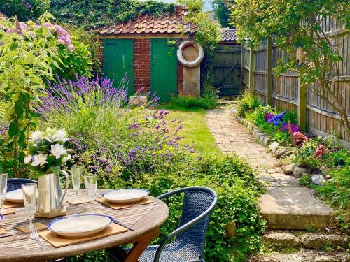 Dunwich House | Tinkers Cottage