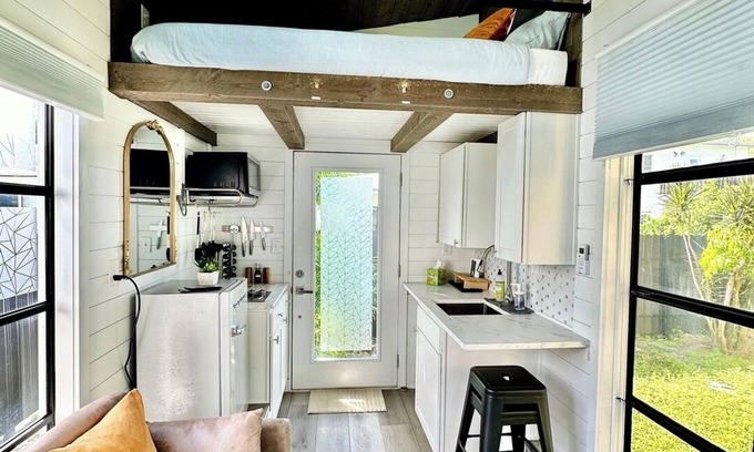Buena Vista Cottage | Tiny House Near Miami Design District