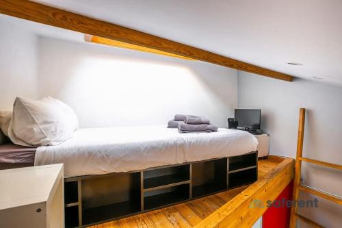 Sao Bento Apartment | Tiny little home in the city centre