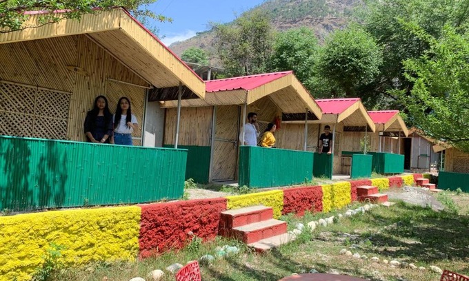 Banjar Hotel | Tirthan village huts