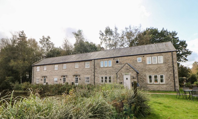 Beeley Cottage | TISSINGTON, family friendly, with a garden in Two Dales