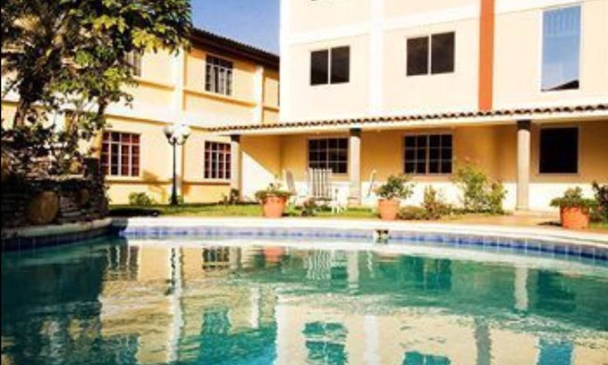 Santa Ana Hotel | Tolteka Plaza