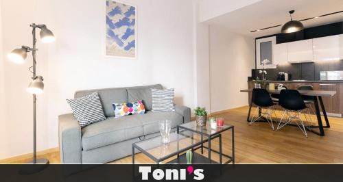 Filopappou Apartment | TONI'S Cute 2BD Apartment in Koukaki!
