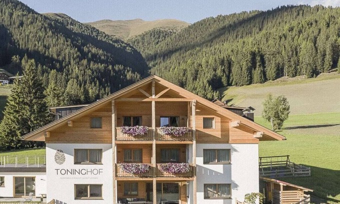 Valle San Silvestro Boat Rental | Toninghof Comfortable holiday residence