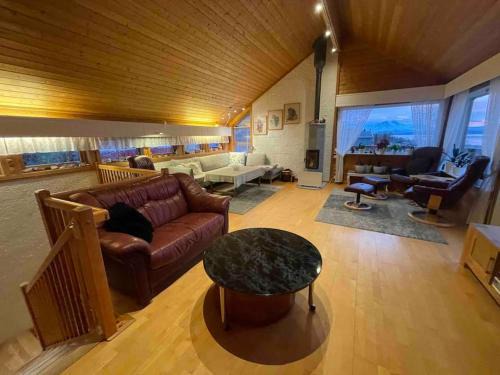 Tromsdalen Apartment | Top floor apartment with amazing view and location