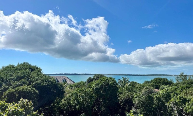 Triana Shores Apartment | Top Floor Condo, Walk to Pink Sands Beach