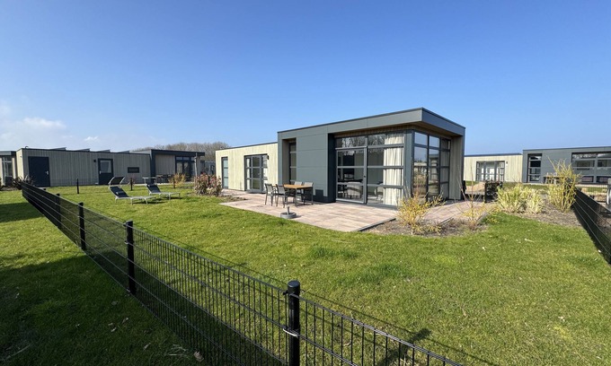 Enkhuizen House | Top-modernes Chalet Meerblickhafen mit Großem Garten am Ijsselmeer