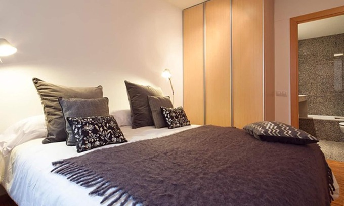 Sants Apartment | Top-notch location situated in the heart of Barcelona city center