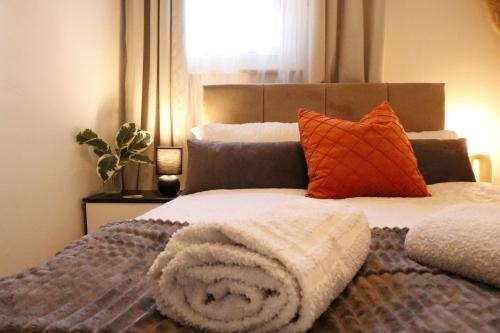 Colchester Apartment | Top Spot 2-Bed Spacious Apartment Town Centre Train Station WIFI