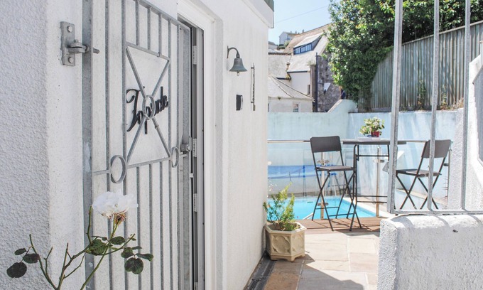 Salcombe Cottage | Topside