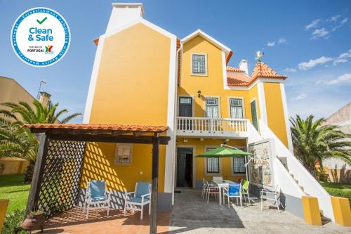 Torreira House | Torreira . Yellow Beach Pavilion
