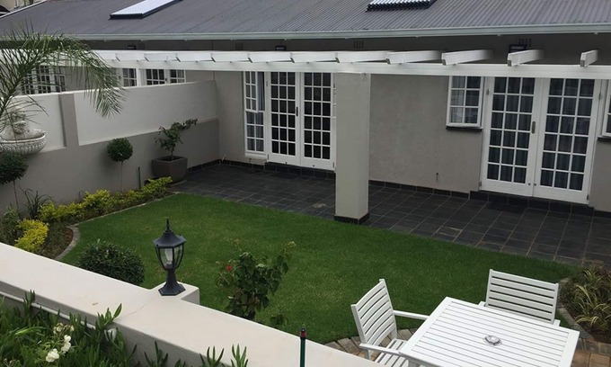 Baileys Muckleneuk Apartment | Touch of Class Villas