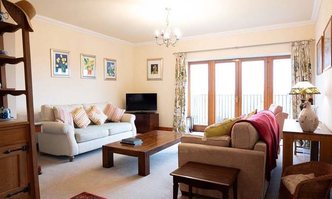 Thornhill Cottage | Townhead Mill - a cottage that sleeps 6 guests in 3 bedrooms