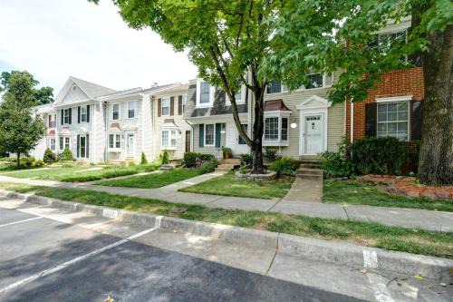 Countryside House | Townhome in Northern Virginia, Close to DC, Pets Okay, Fenced Yard, Fast