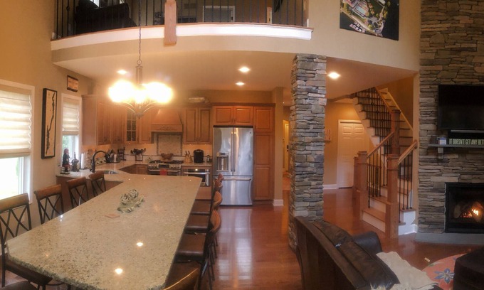 Bolton Landing House | Townhome with 5 Bedroom 3.5 Baths. Sleeps upto 14.