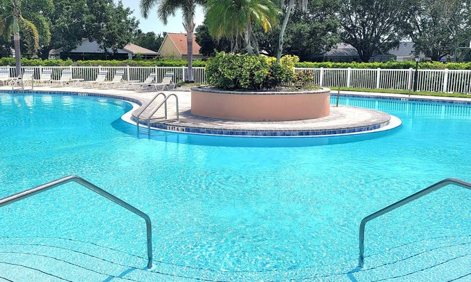 Sabal Harbour House | Townhome with Heated Pool, UTC mall, Fits 6, 2bd/2.5bath