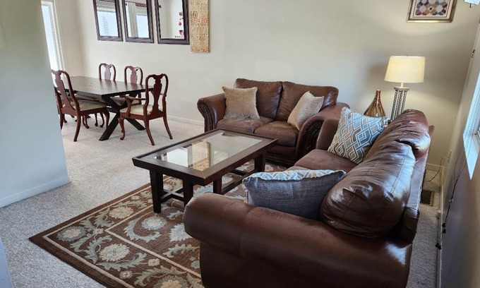 Karns House | Townhouse is ready and waiting for your East TN adventure; work or relaxation.