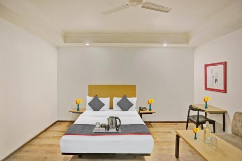 Kirti Nagar Hotel | Townhouse Jp Grand Near Mayapuri Chowk