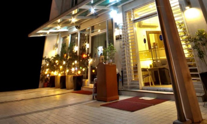 Pio del Pilar Hotel | Townhouse OAK Metro Manila Near Osmena Highway PNR Pasay formerly Avitel Hotel